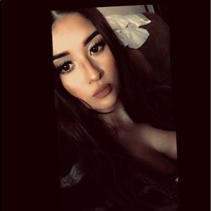 Meet your Posher, Selena